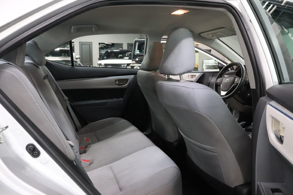2016 Toyota Corolla Image 13