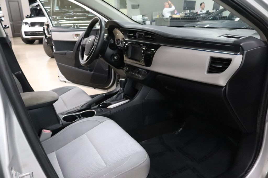 2016 Toyota Corolla Image 14