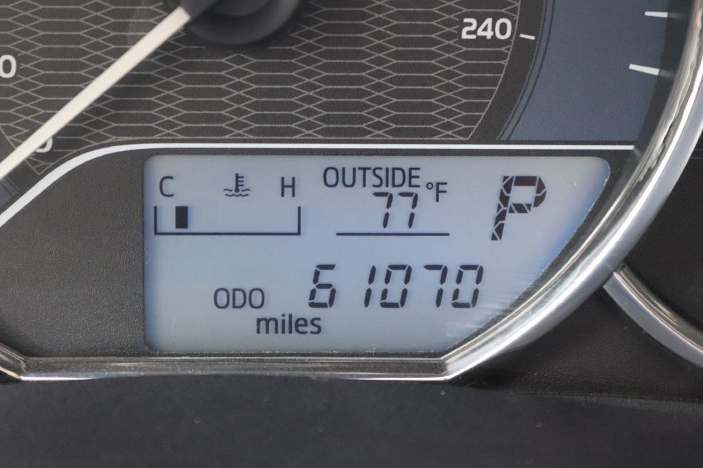 2016 Toyota Corolla Image 18