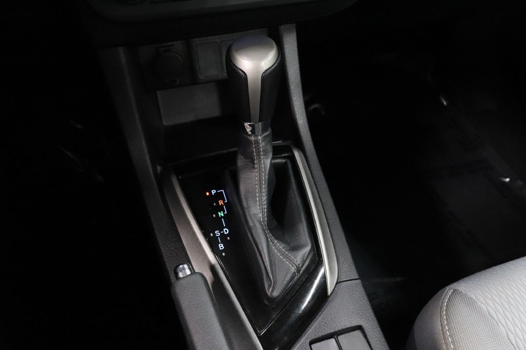 2016 Toyota Corolla Image 20