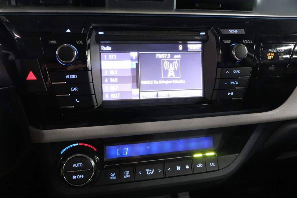 2016 Toyota Corolla Image 21