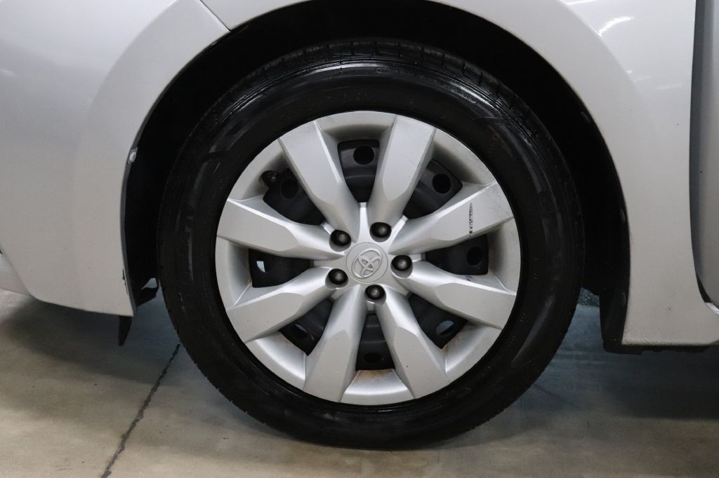 2016 Toyota Corolla Image 23
