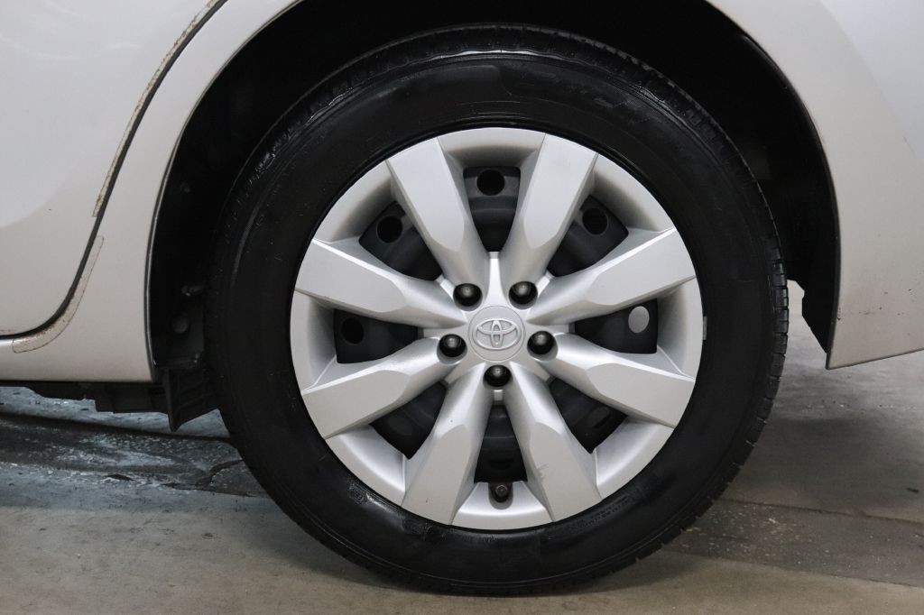 2016 Toyota Corolla Image 24