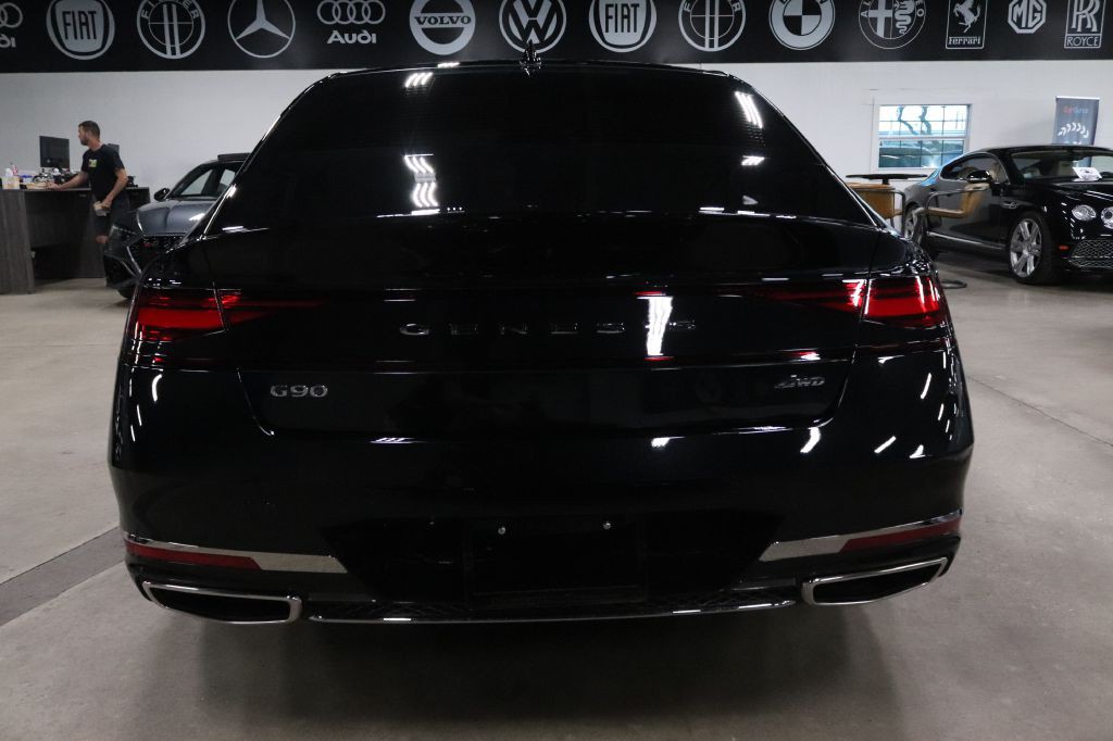 2025 Genesis G90 Image 4