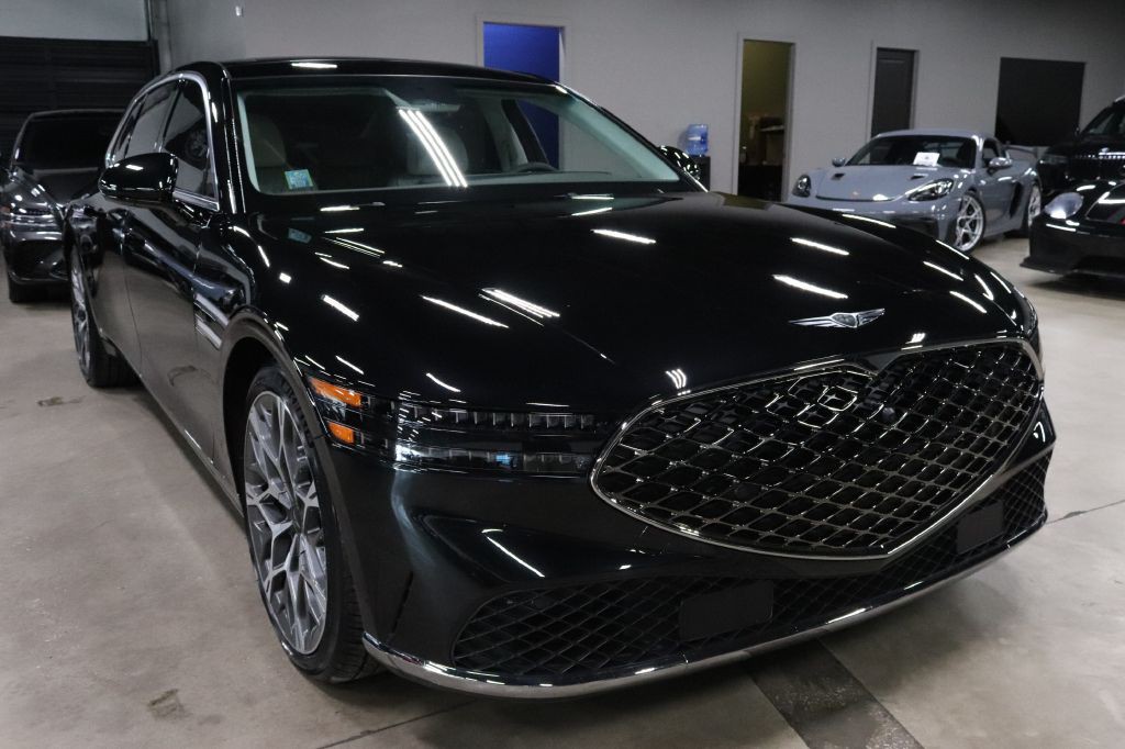 2025 Genesis G90 Image 7
