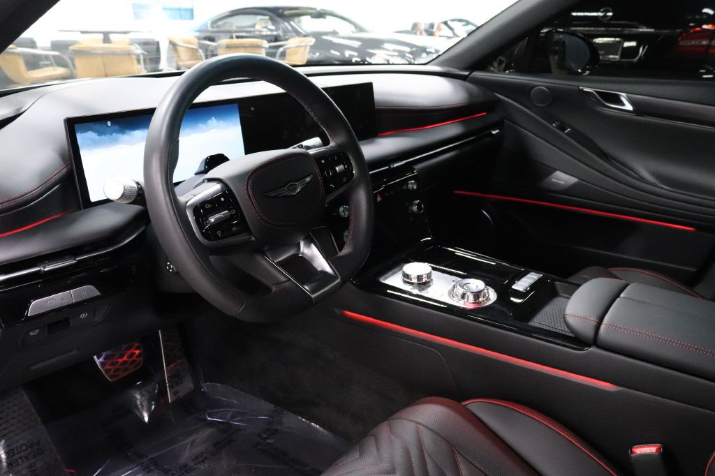 2025 Genesis G80 Image 10