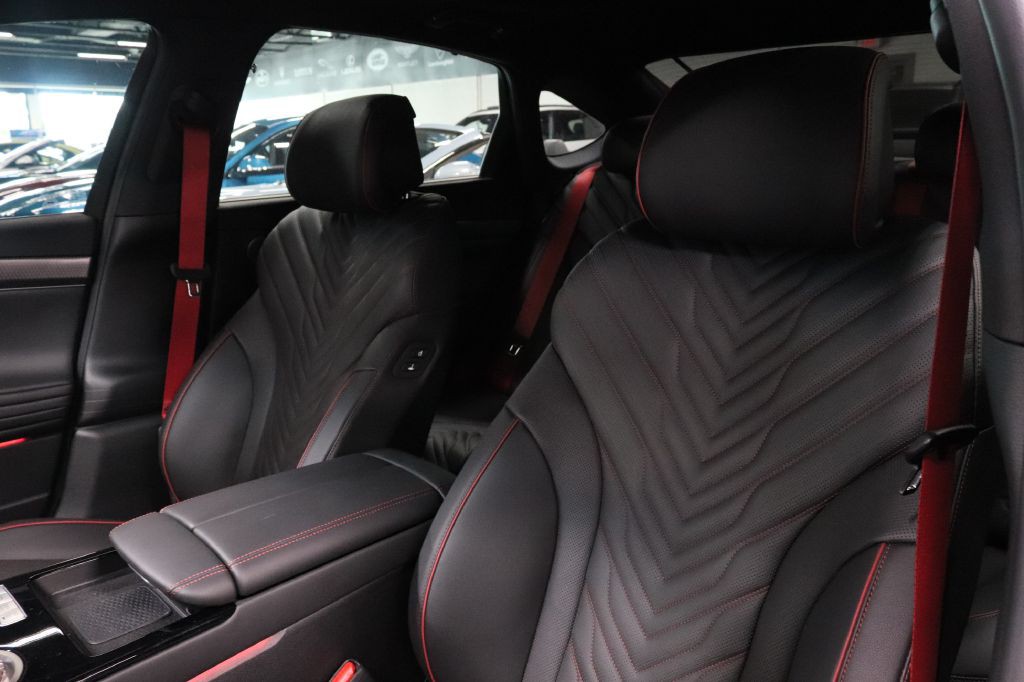 2025 Genesis G80 Image 11