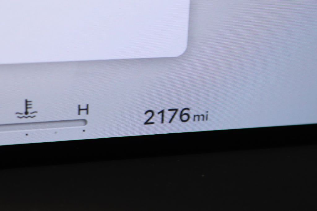 2025 Genesis G80 Image 19