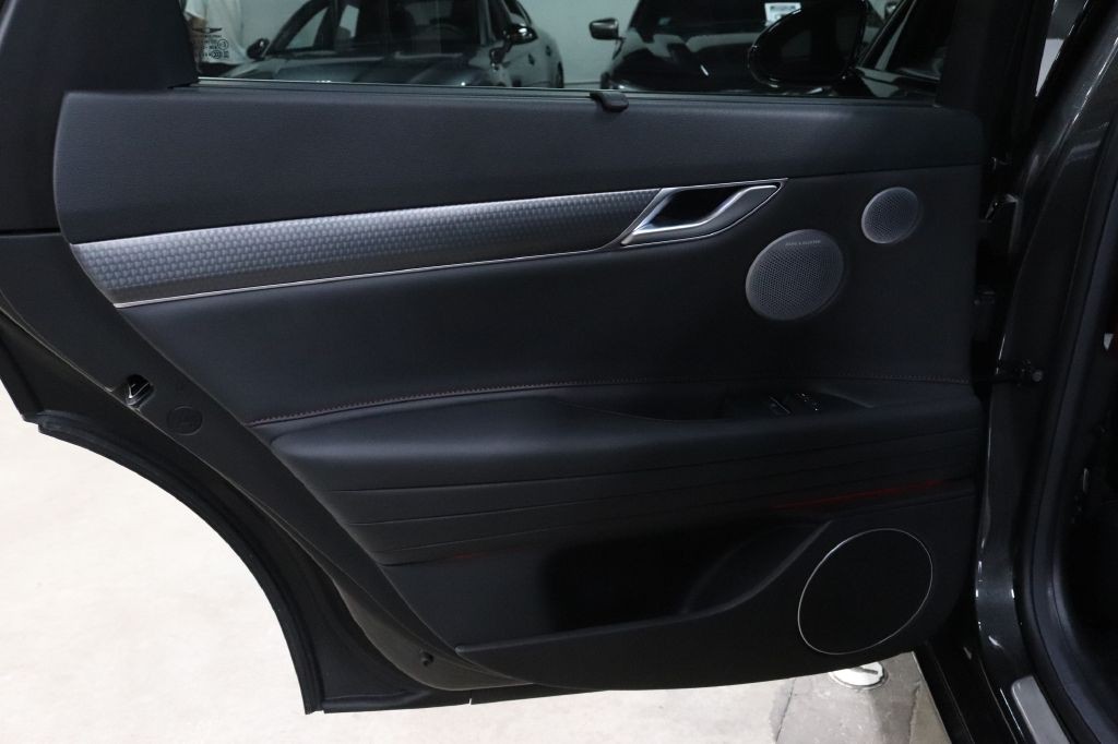 2025 Genesis G80 Image 21
