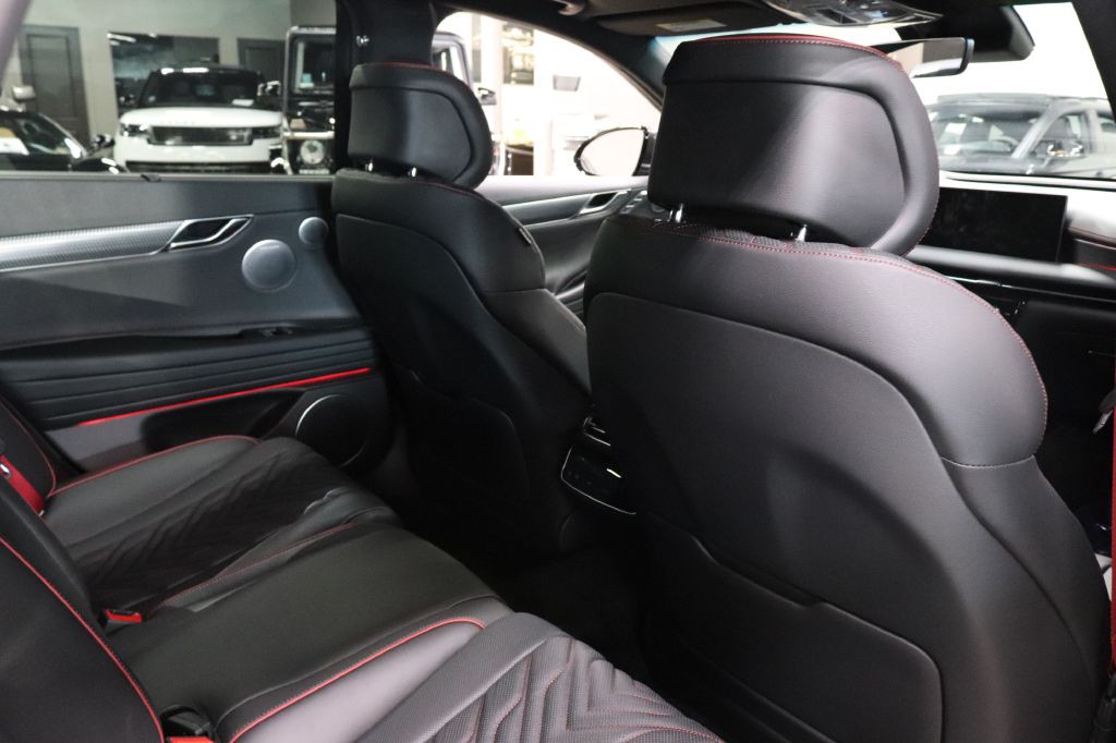2025 Genesis G80 Image 27