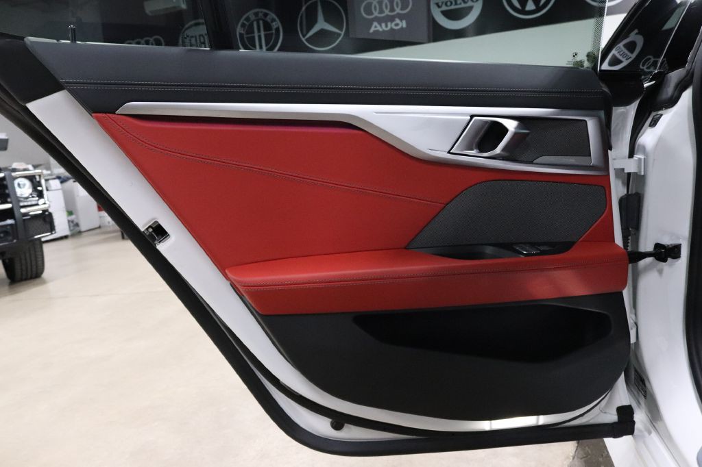 2024 BMW 8 Series Image 21