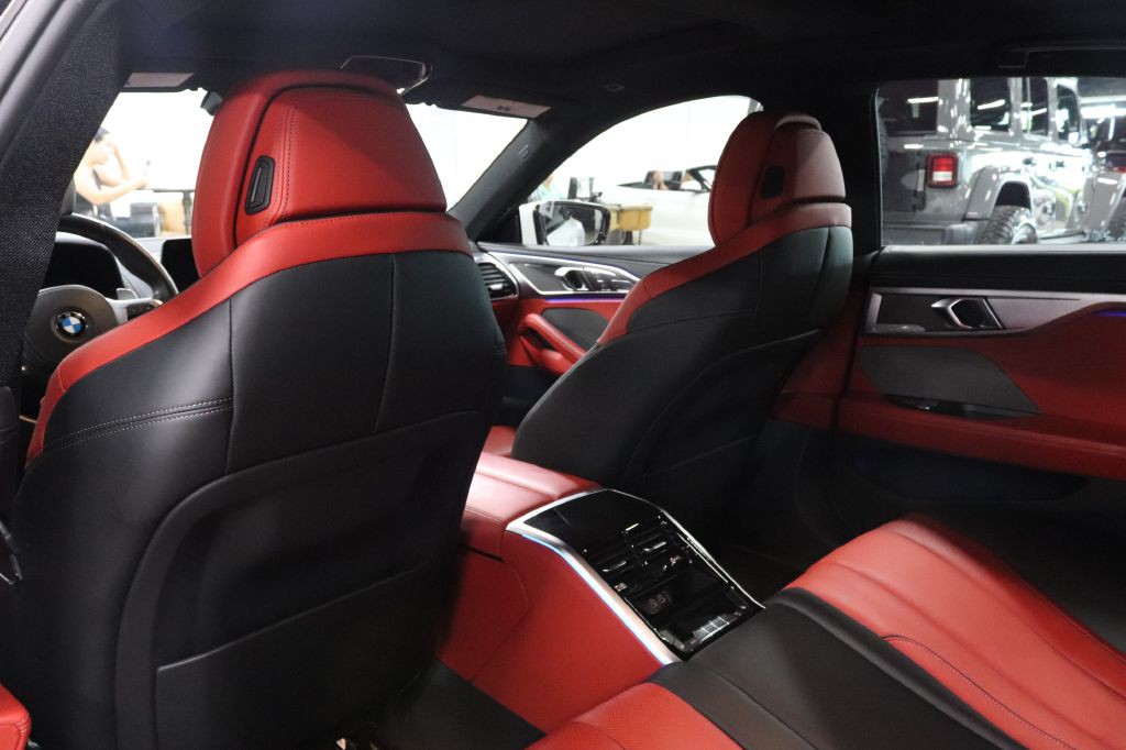 2024 BMW 8 Series Image 22