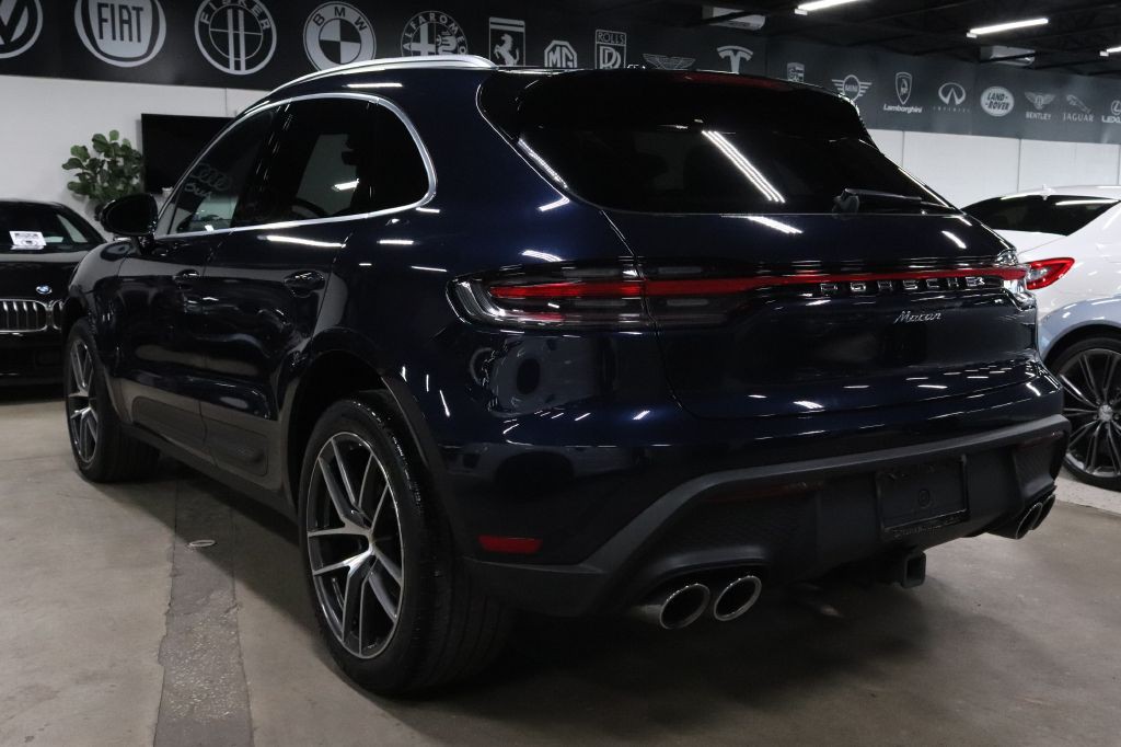 2023 Porsche Macan Image 3