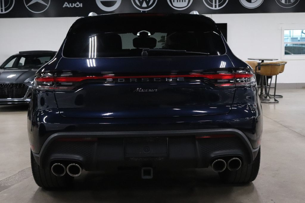 2023 Porsche Macan Image 4
