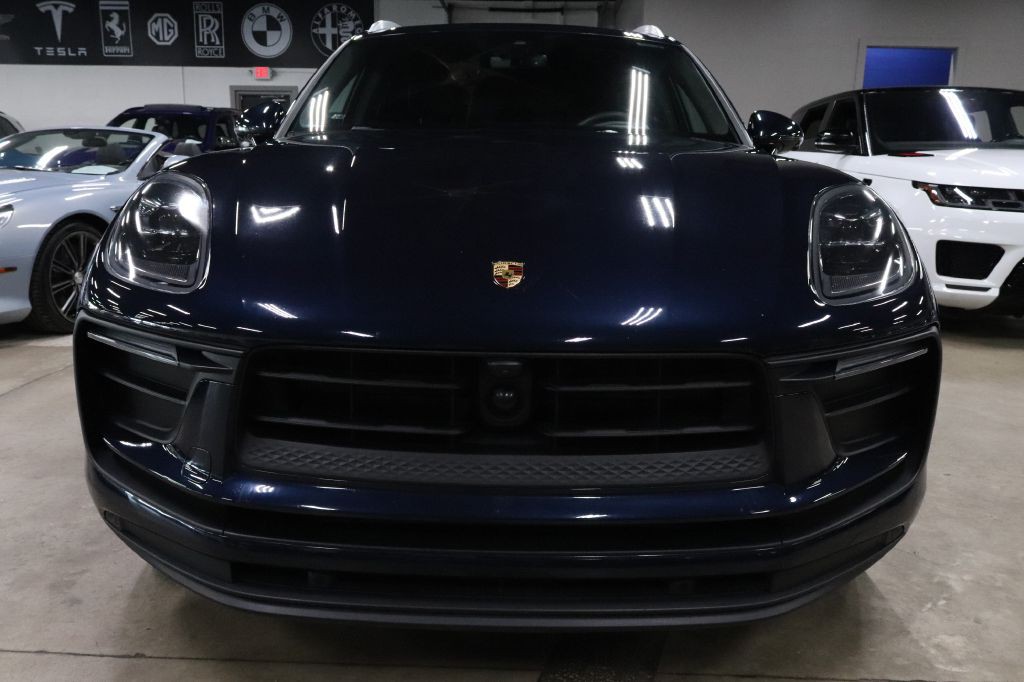 2023 Porsche Macan Image 8