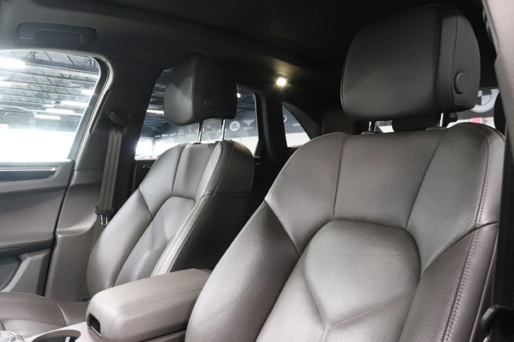 2023 Porsche Macan Image 11