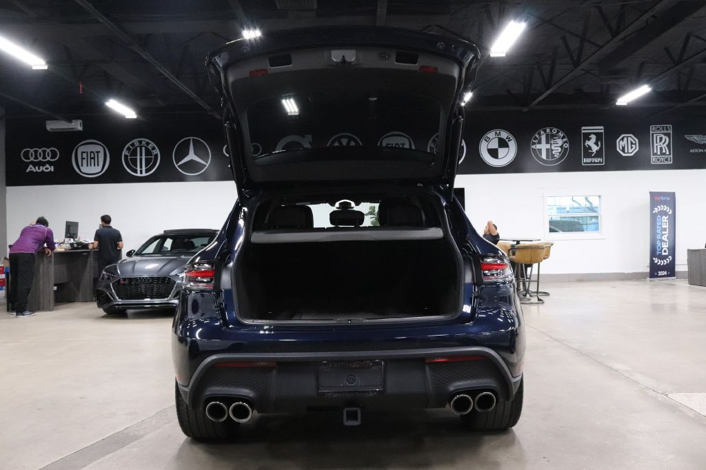 2023 Porsche Macan Image 23