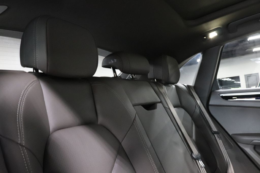 2023 Porsche Macan Image 27