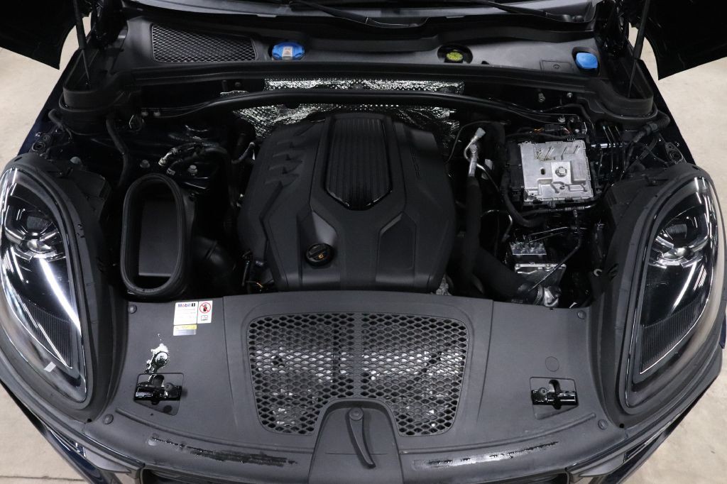 2023 Porsche Macan Image 31