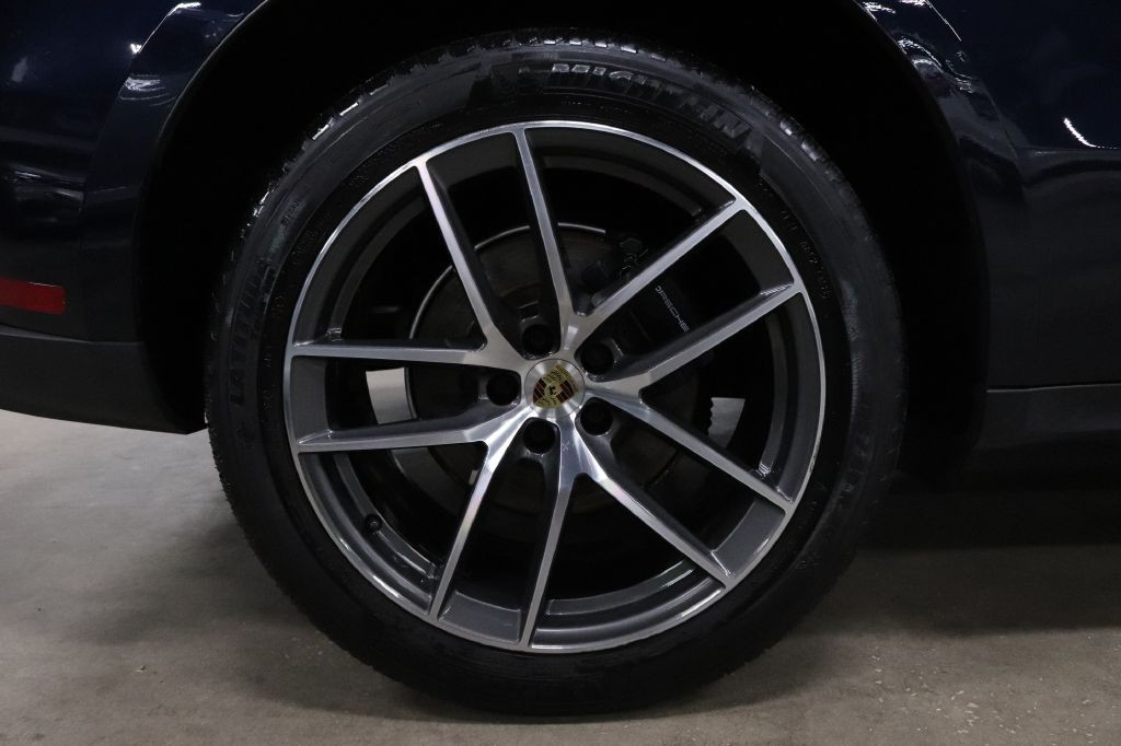 2023 Porsche Macan Image 34