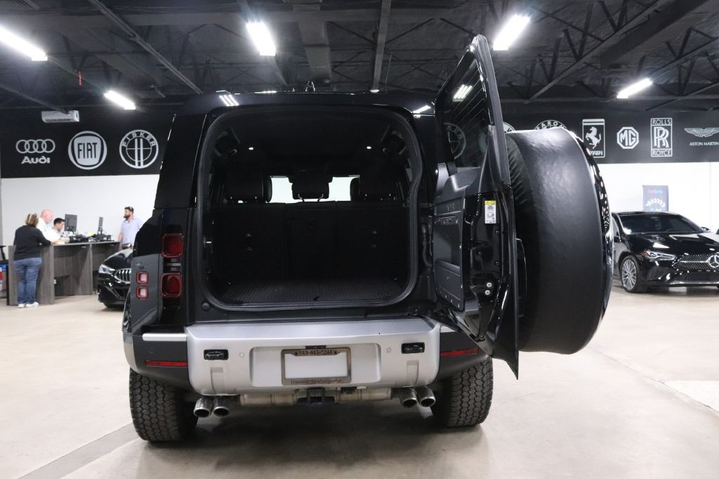 2024 Land Rover Defender Image 24