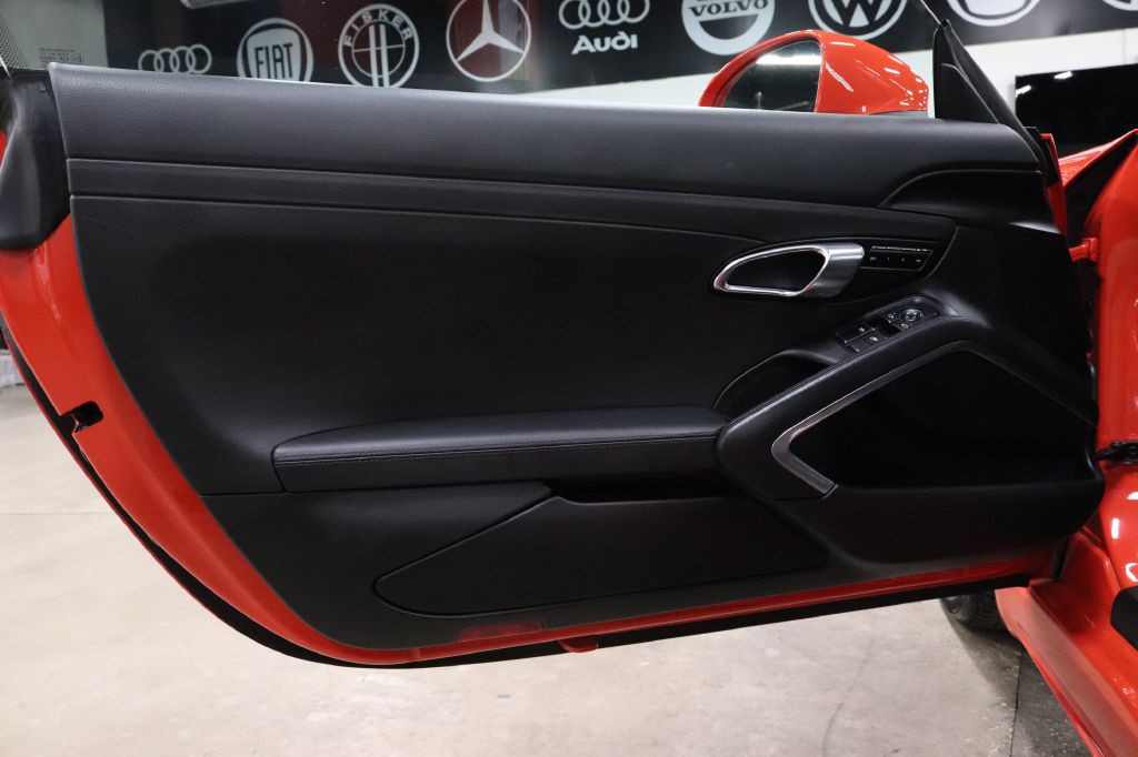 2019 Porsche Cayman Image 9