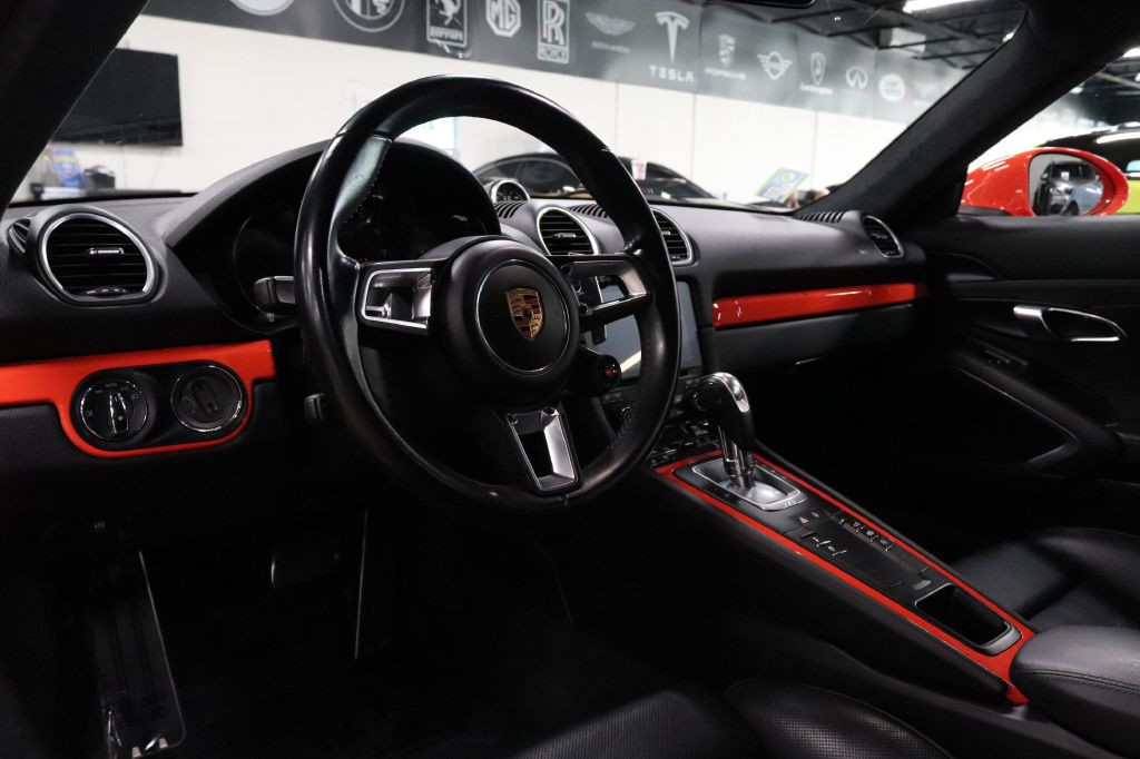 2019 Porsche Cayman Image 10