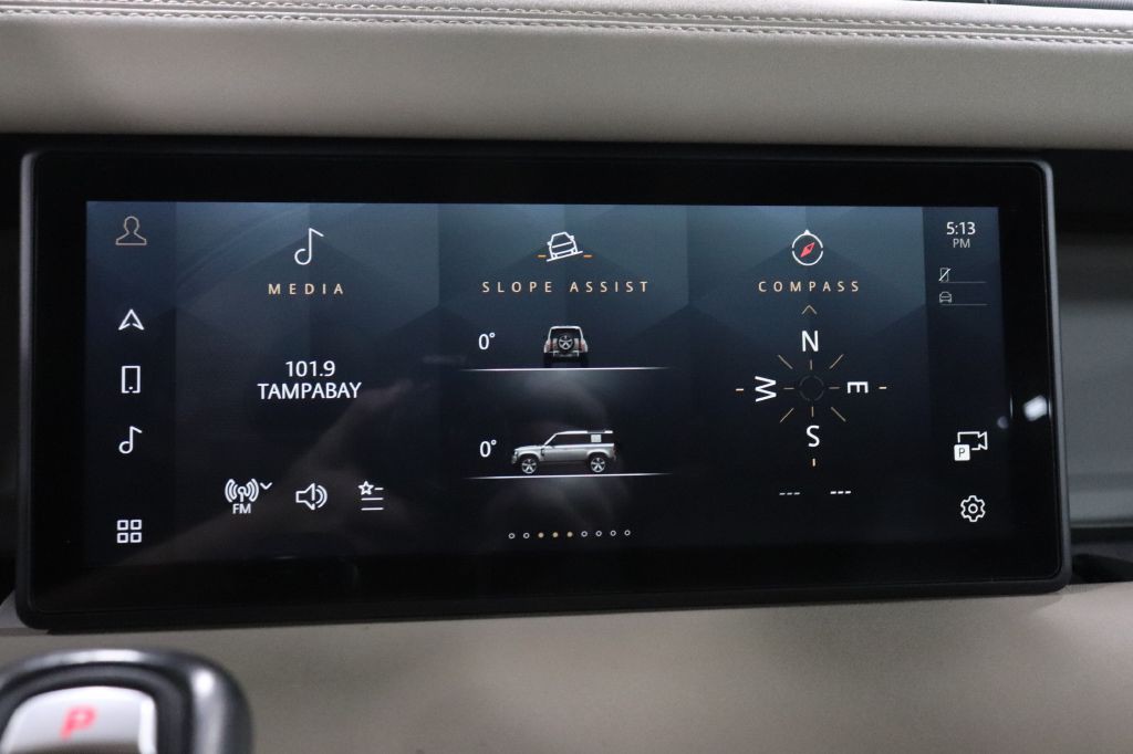 2020 Land Rover Defender Image 15