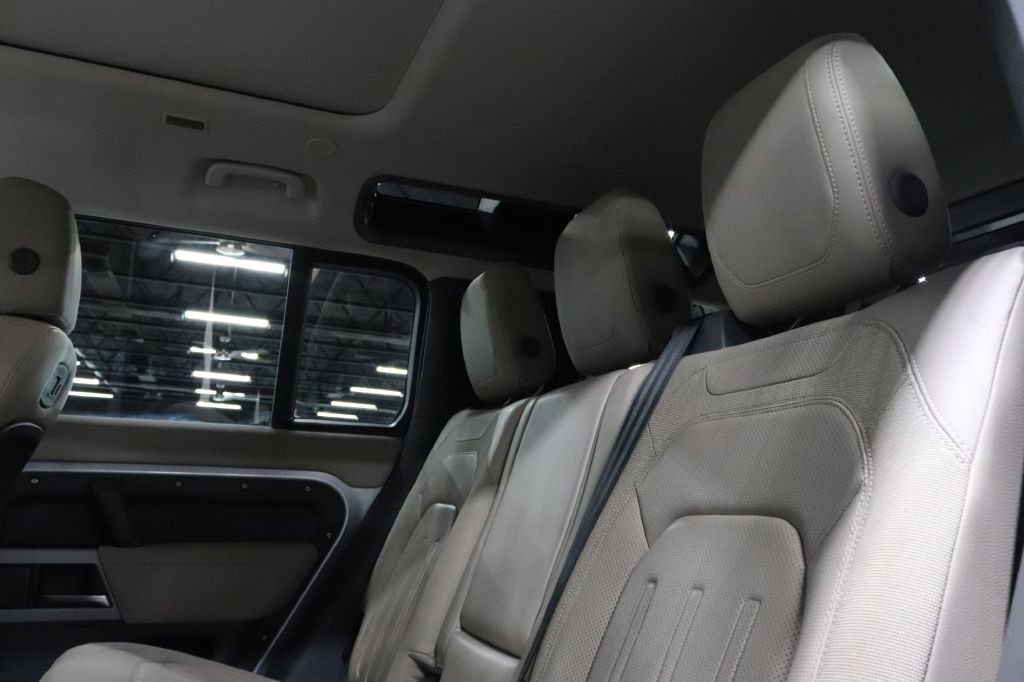 2020 Land Rover Defender Image 23