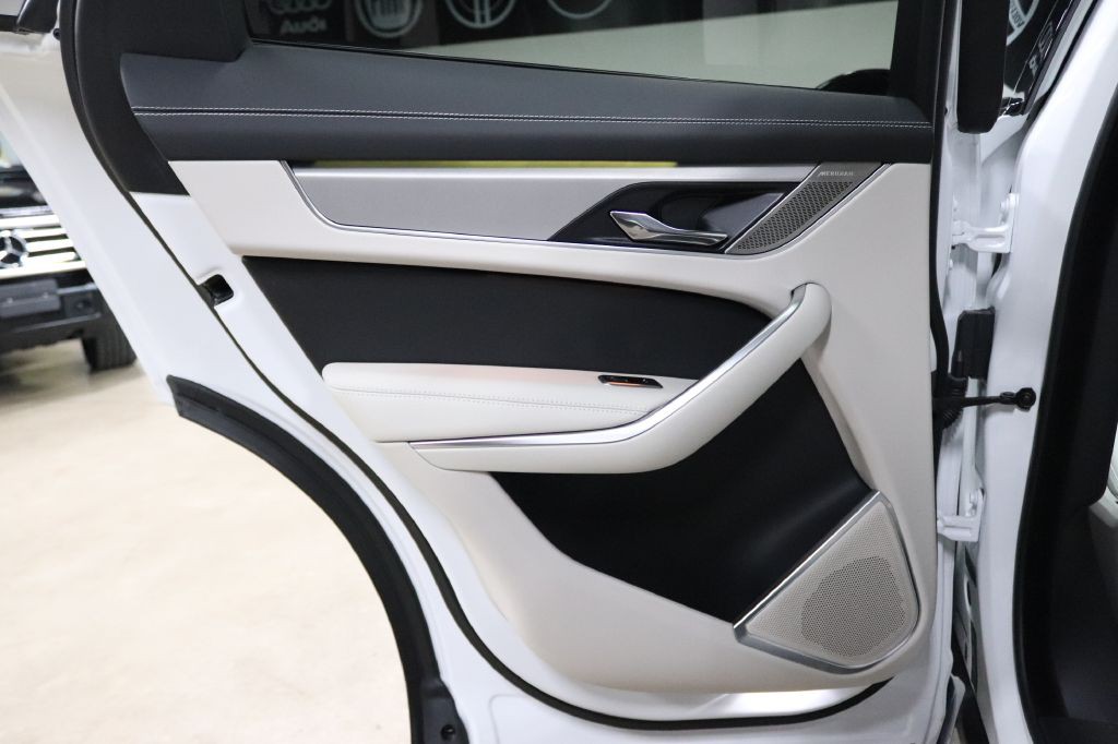 2026 Jaguar F-PACE Image 12