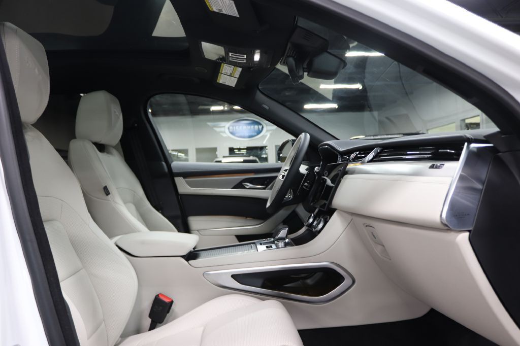 2026 Jaguar F-PACE Image 22