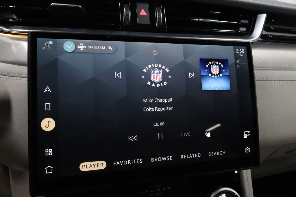 2026 Jaguar F-PACE Image 32