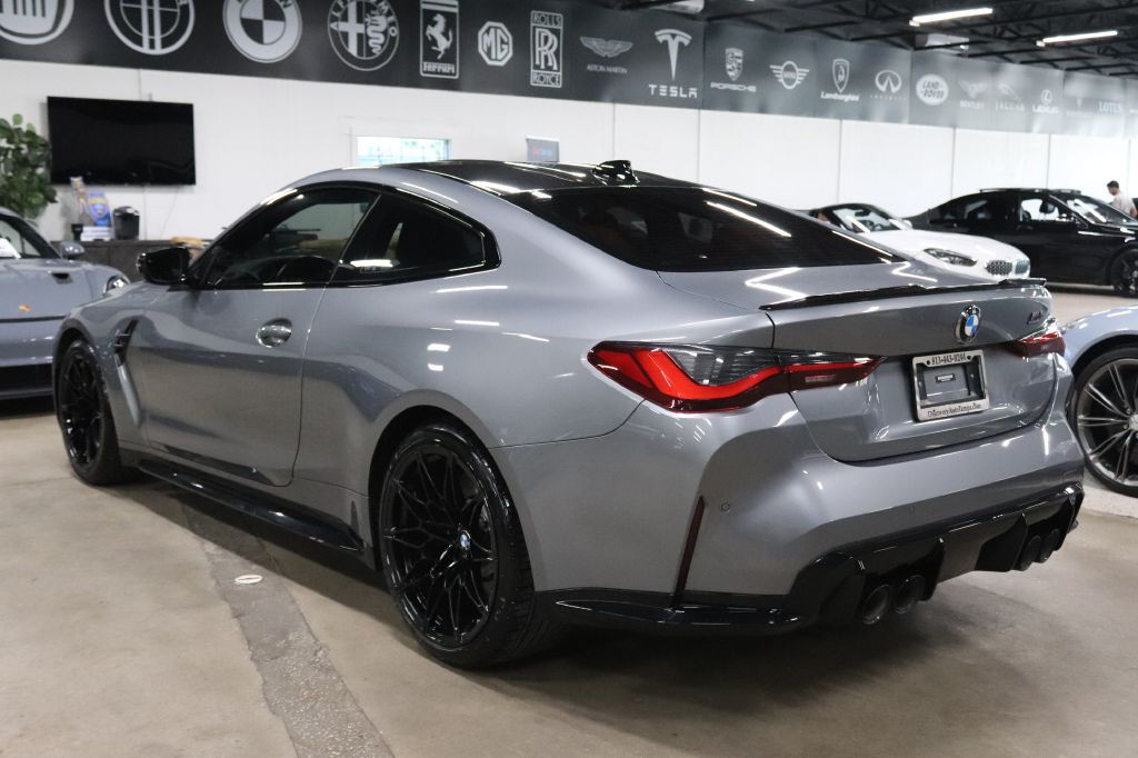 2022 BMW M4 Image 3