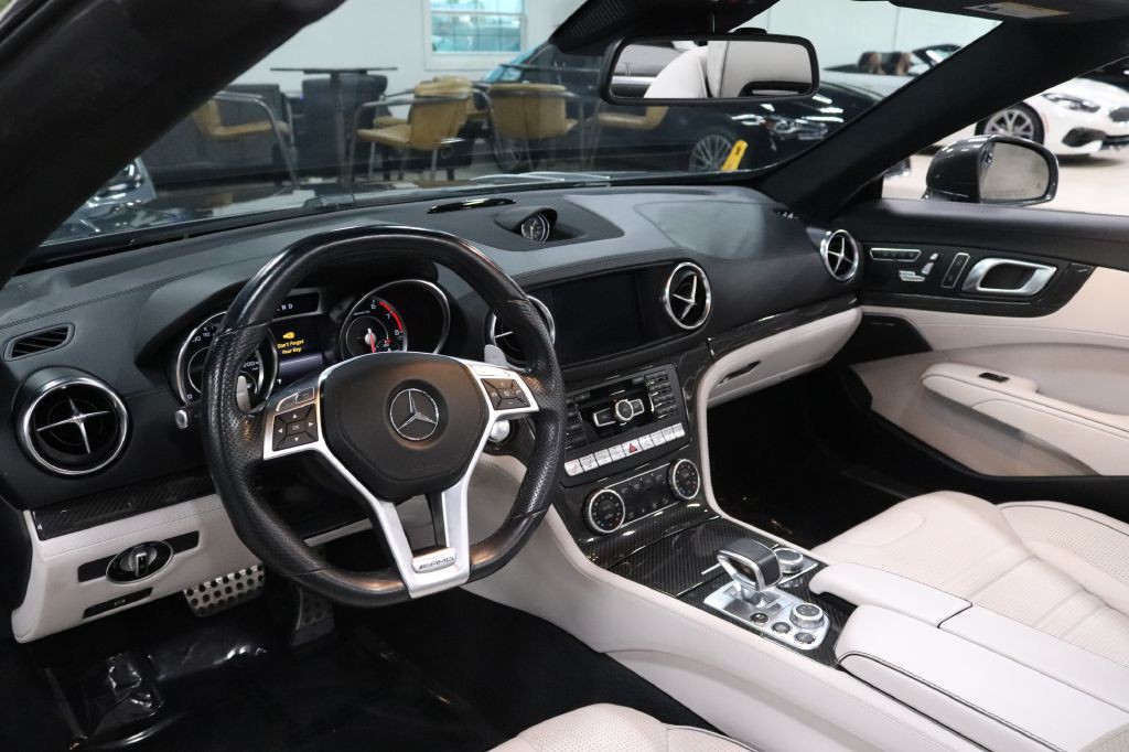 2015 Mercedes-Benz SL-Class Image 19
