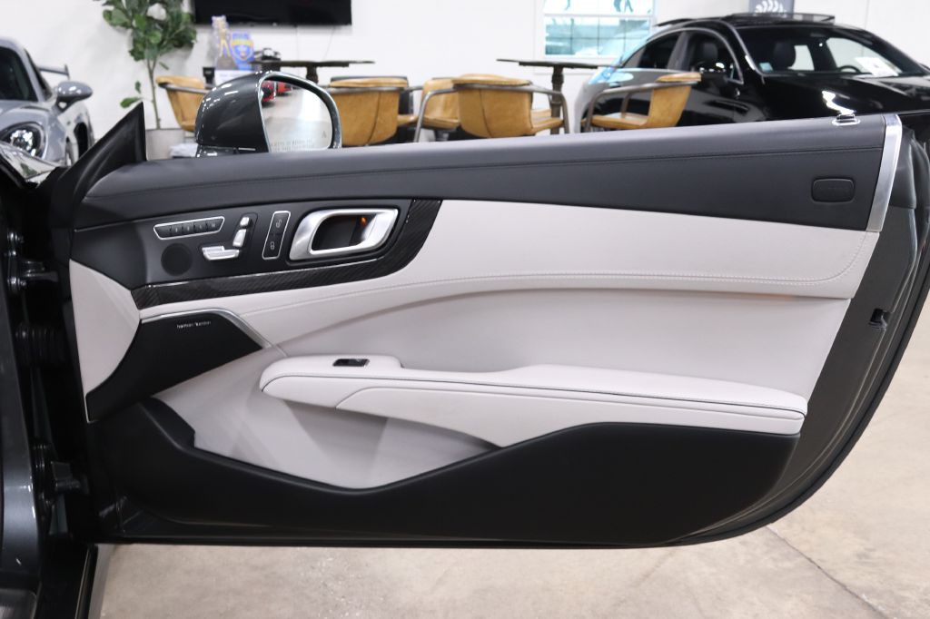 2015 Mercedes-Benz SL-Class Image 21