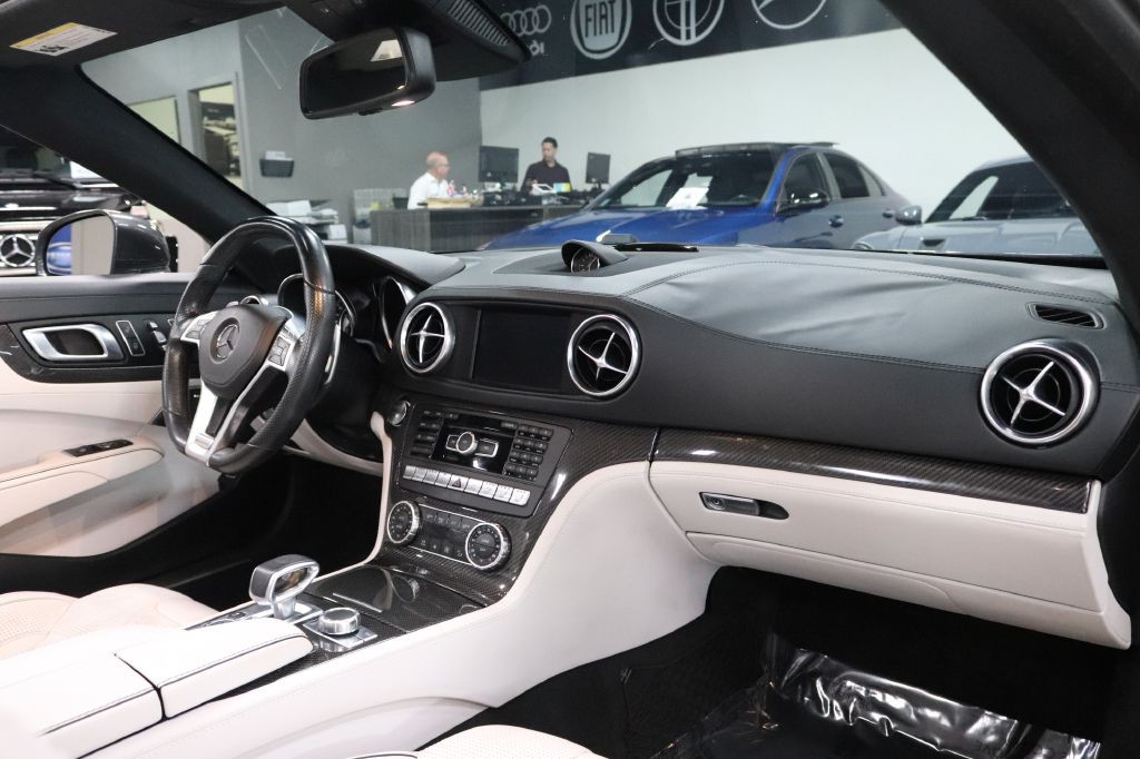 2015 Mercedes-Benz SL-Class Image 24