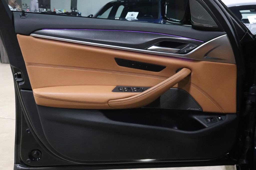 2021 BMW 5 Series Image 8