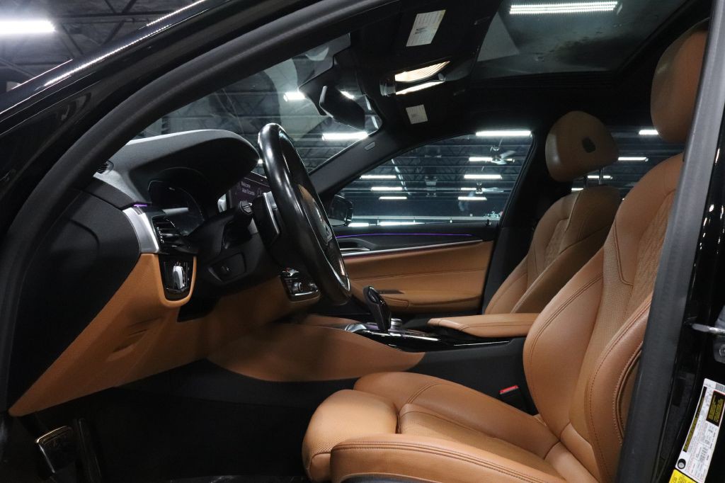 2021 BMW 5 Series Image 9
