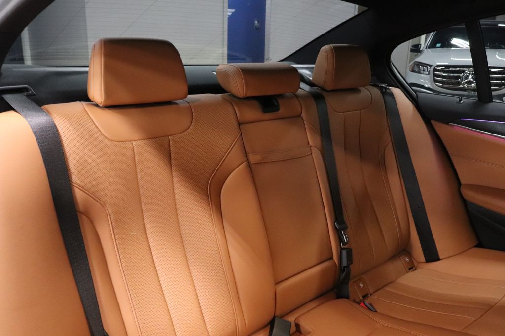 2021 BMW 5 Series Image 19