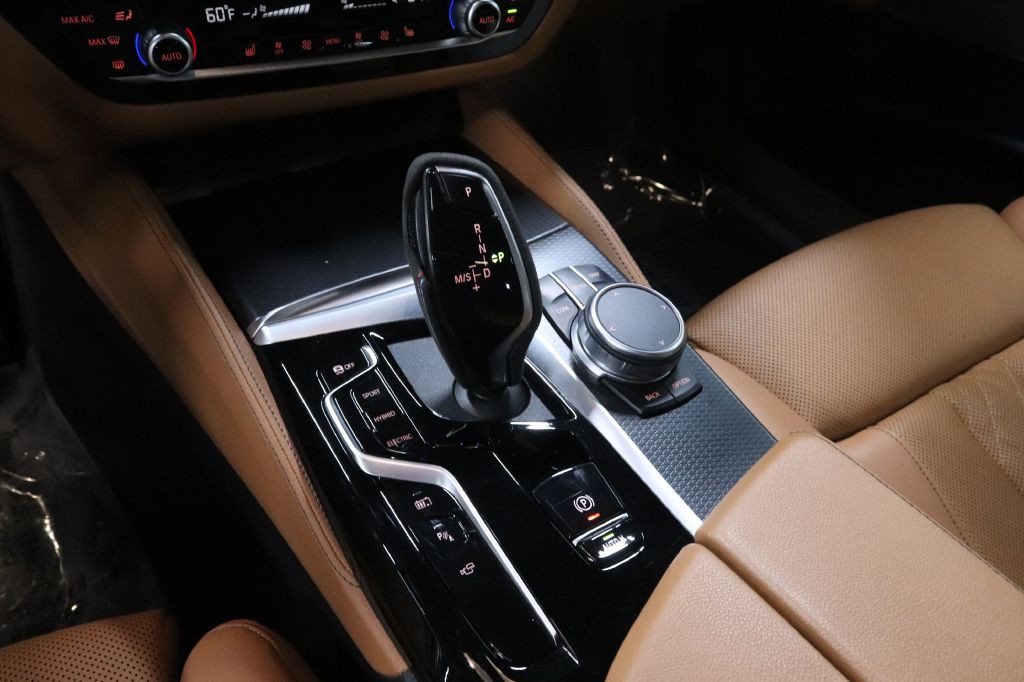 2021 BMW 5 Series Image 30