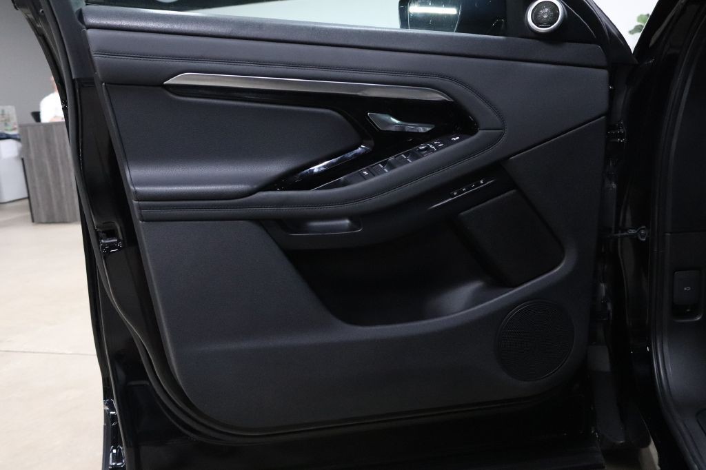 2020 Land Rover Range Rover Evoque Image 8