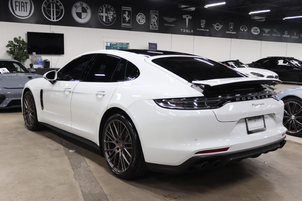2022 Porsche Panamera Image 3