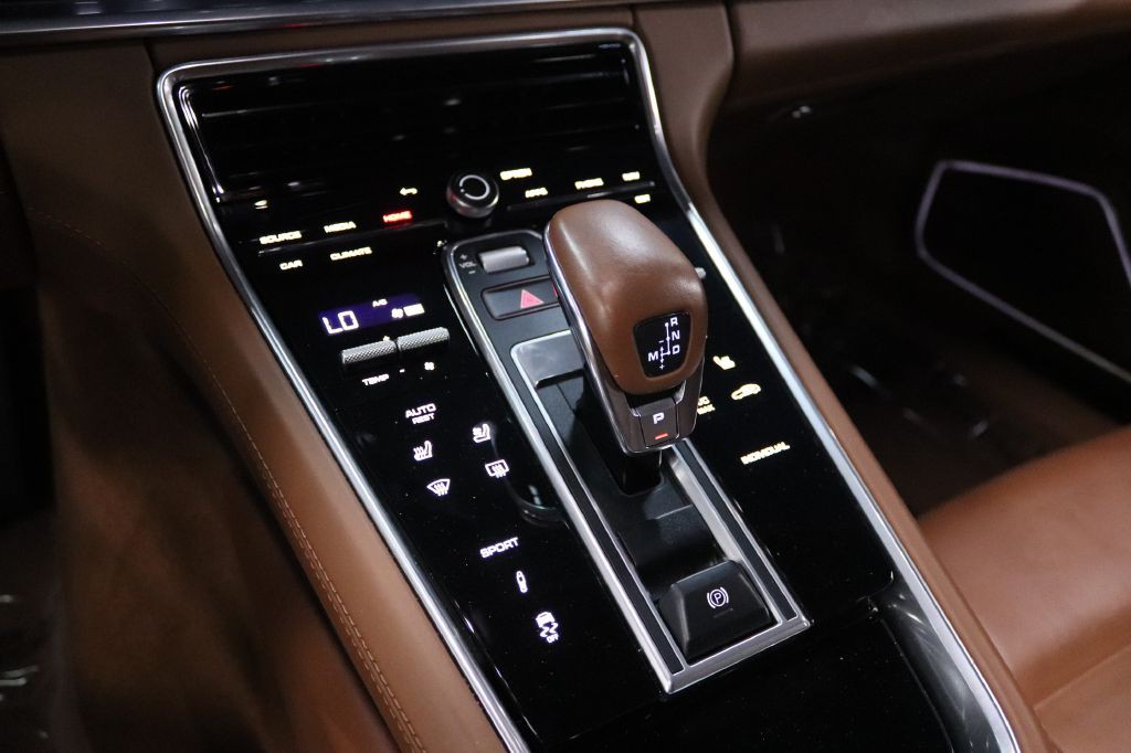 2022 Porsche Panamera Image 31