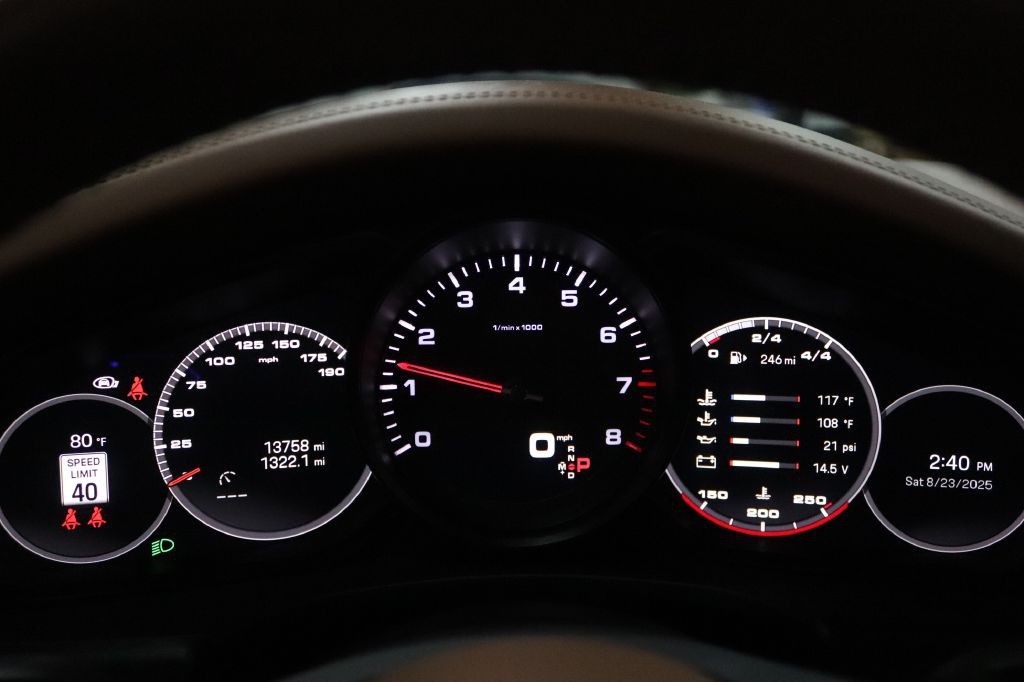 2022 Porsche Panamera Image 35