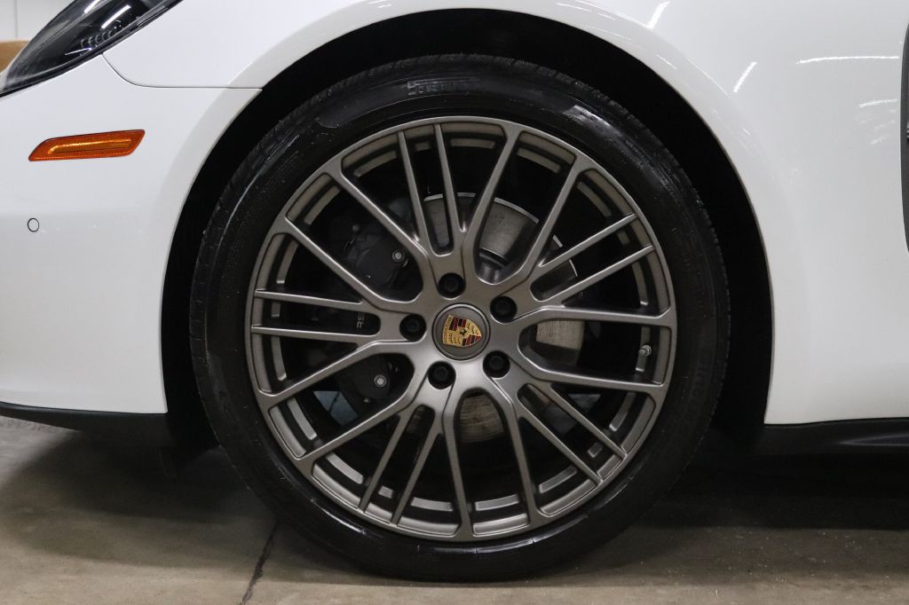 2022 Porsche Panamera Image 37