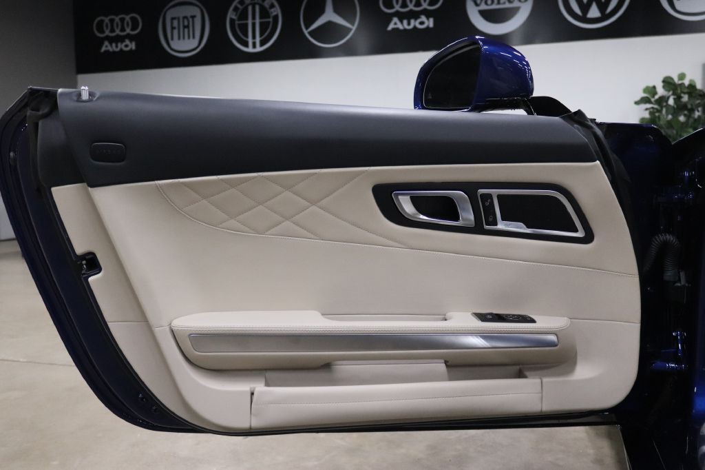 2020 Mercedes-Benz AMG GT Image 16