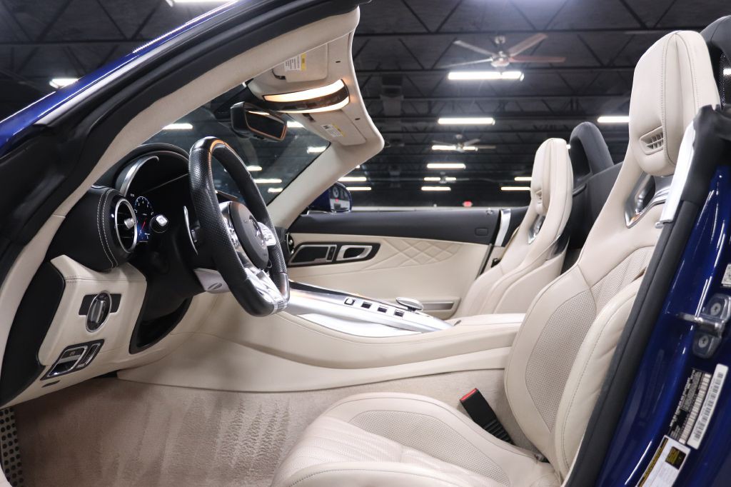 2020 Mercedes-Benz AMG GT Image 17