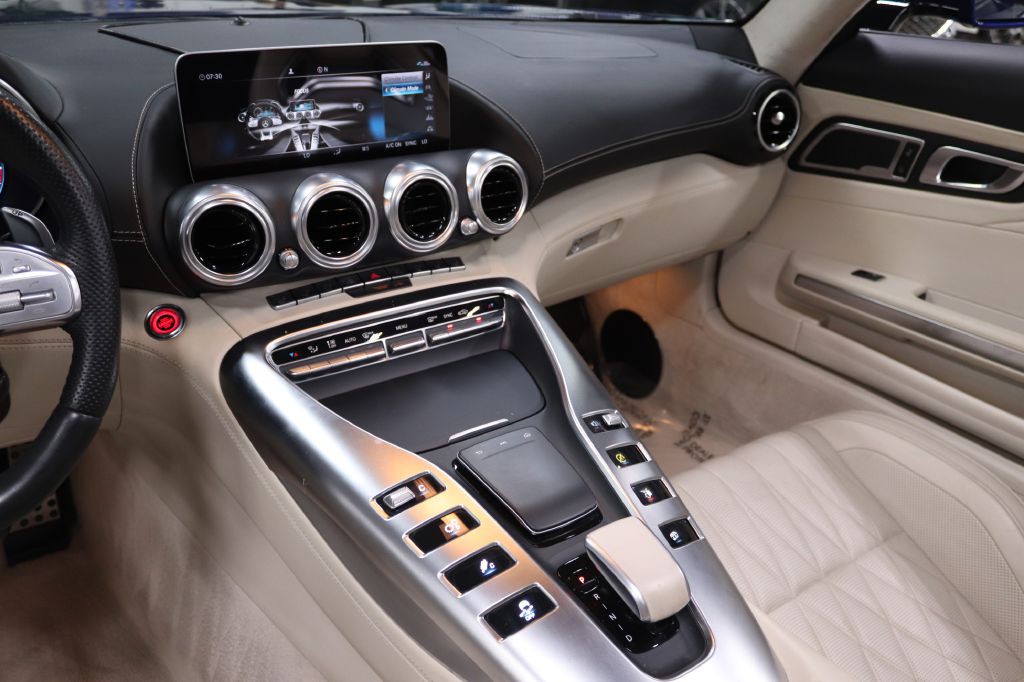 2020 Mercedes-Benz AMG GT Image 27