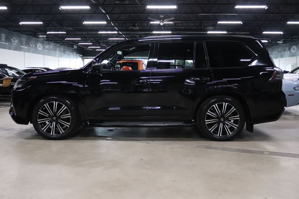 2019 Lexus LX Image 2
