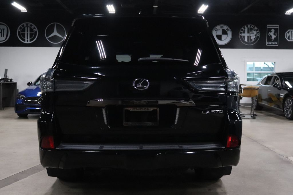 2019 Lexus LX Image 4